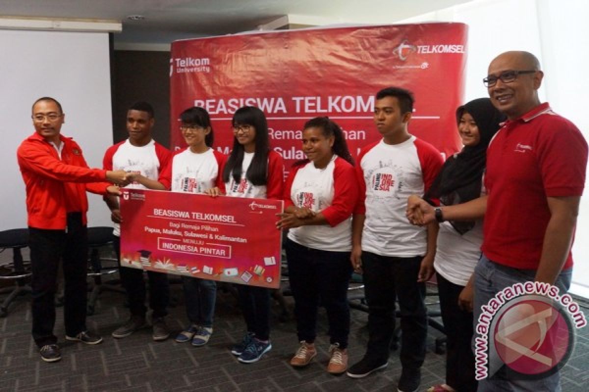 Telkomsel Tambah Kuota Penerima Beasiswa Kuliah 