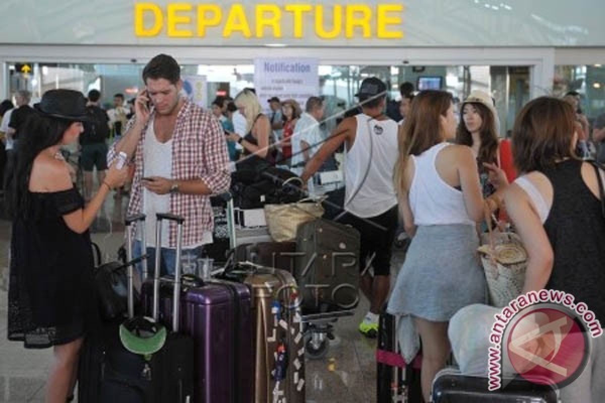 Seluruh Penerbangan Bandara Ngurah Rai Dibatalkan