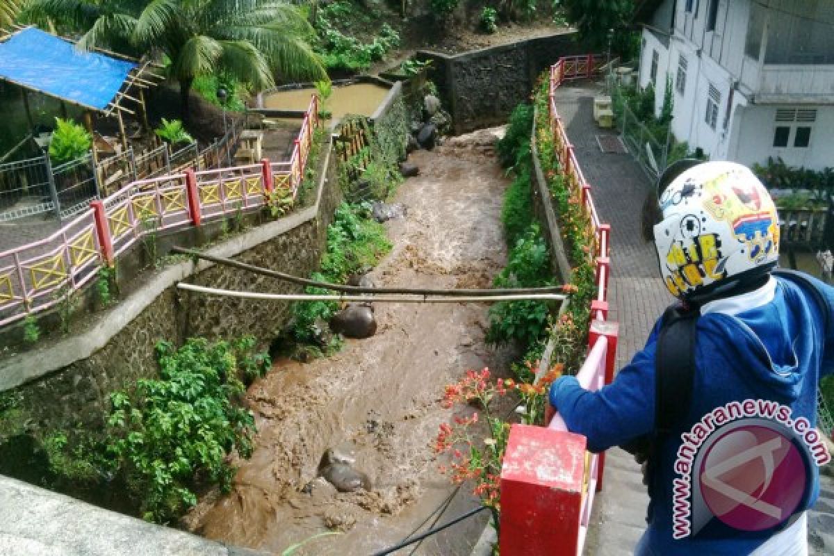 Pemkab Minahasa Tenggara imbau warga jaga kebersihan sungai