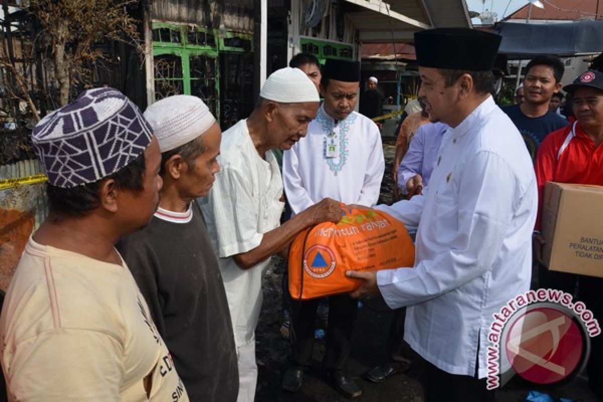 Wabup Banjar Tinjau Korban Kebakaran 