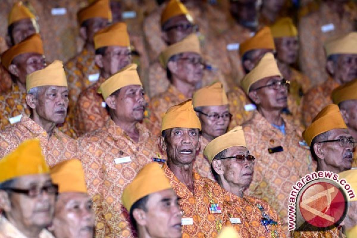 Pemkot Balikpapan Serahkan Santunan untuk Veteran