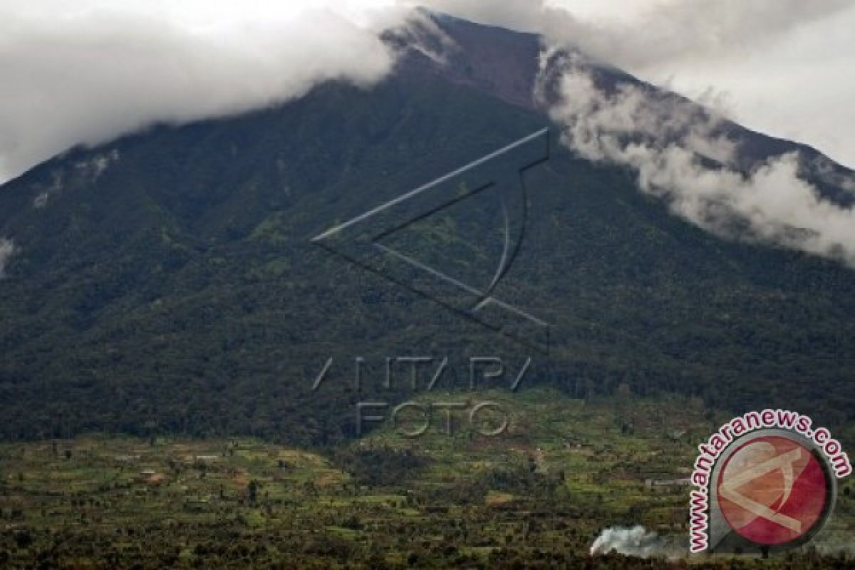 Status Gunung Kerinci masih waspada level II