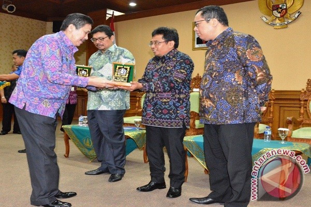 Komisi XI DPR RI dan Tiga Kementerian Sosialisasi Kebijakan Dana Desa di Badung