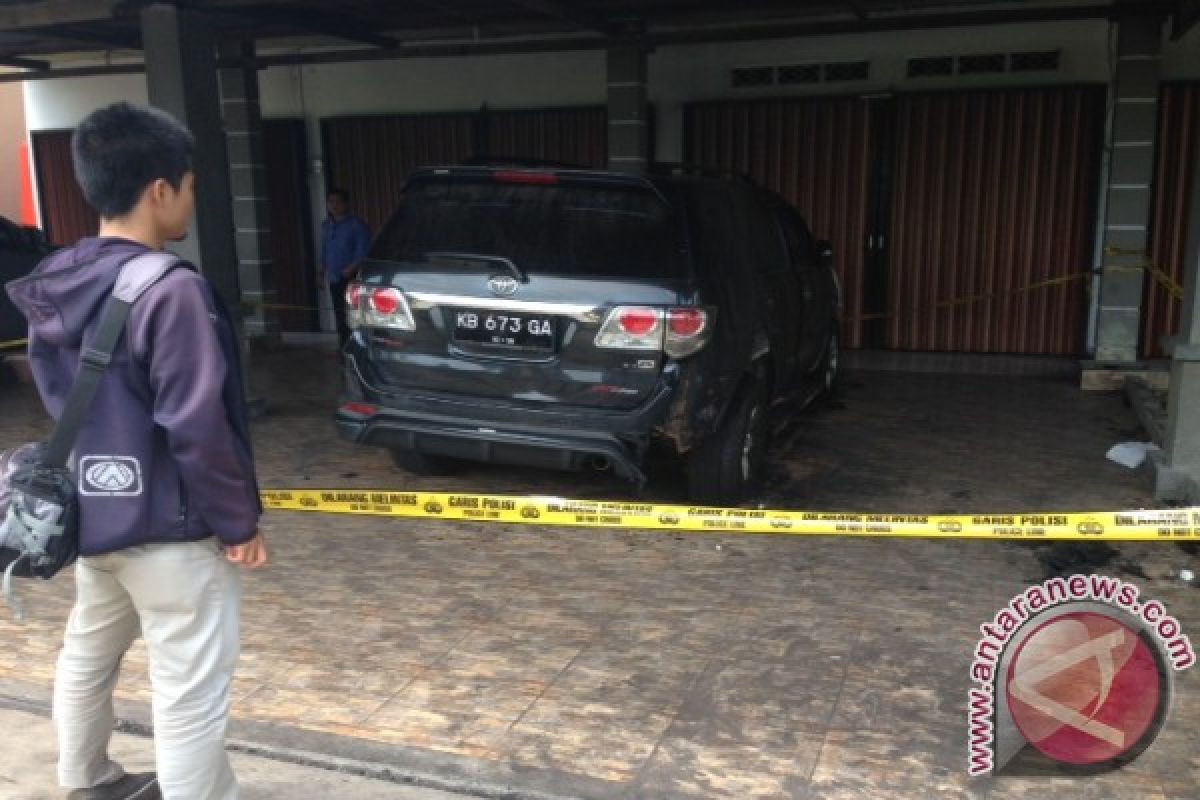 Mobil Anggota DPRD Ketapang Ludes Terbakar