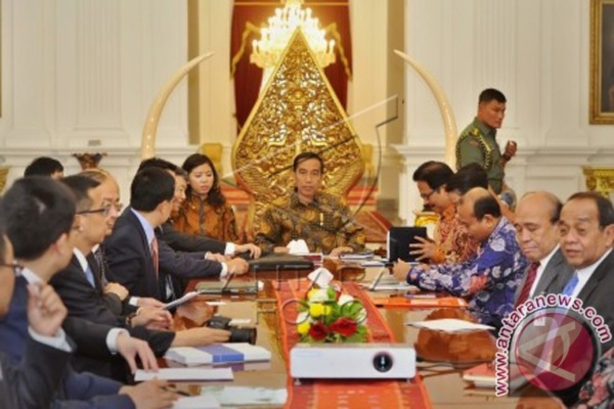Jokowi Receives Chinese Delegation, Holds Meeting