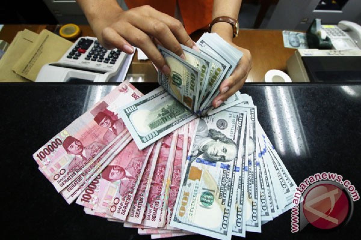 Rupiah naik 11 poin