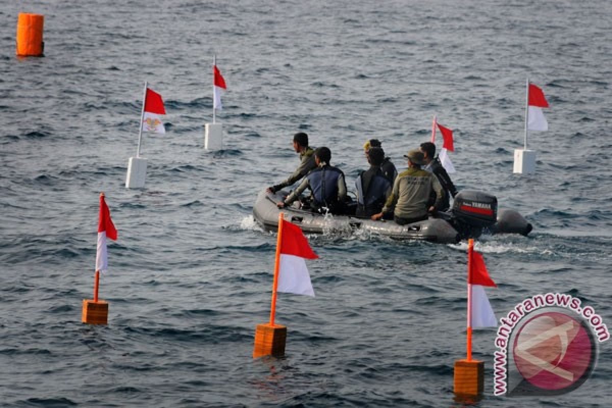 Marinir doakan Indonesia di dasar laut malang