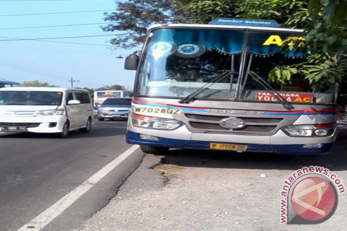 Warga Madiun Tewas Tertabrak Bus Sumber Selamat