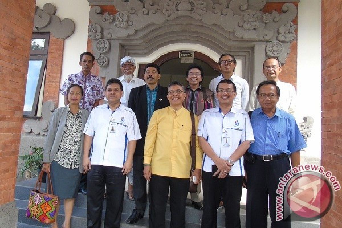 PHDI Apresiasi Stikom Bali Cerdaskan Generasi Muda