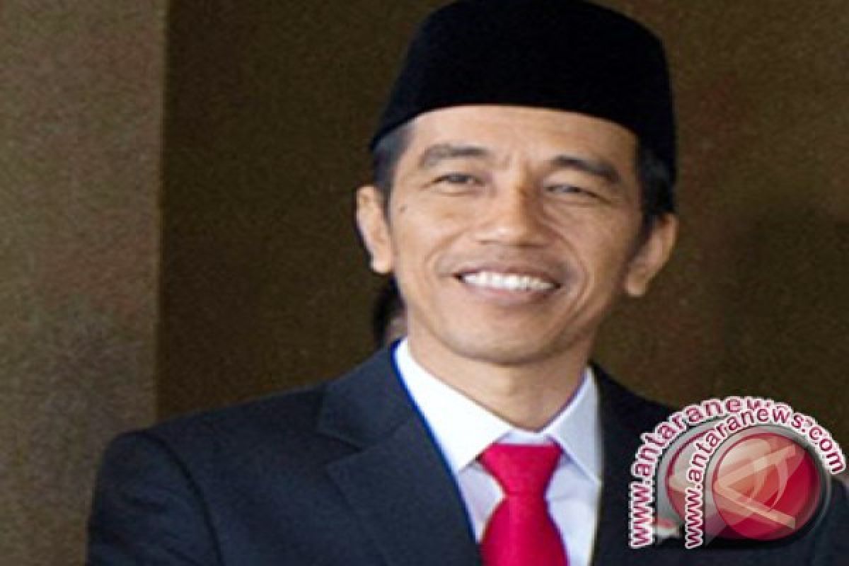 Presiden Makan Siang dengan Pengojek dan Sopir