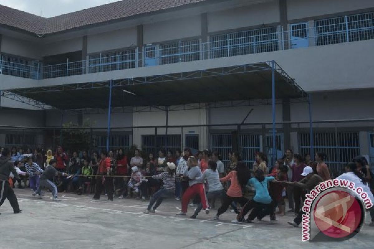 Penghuni Lapas wanita Palembang dapat remisi bebas