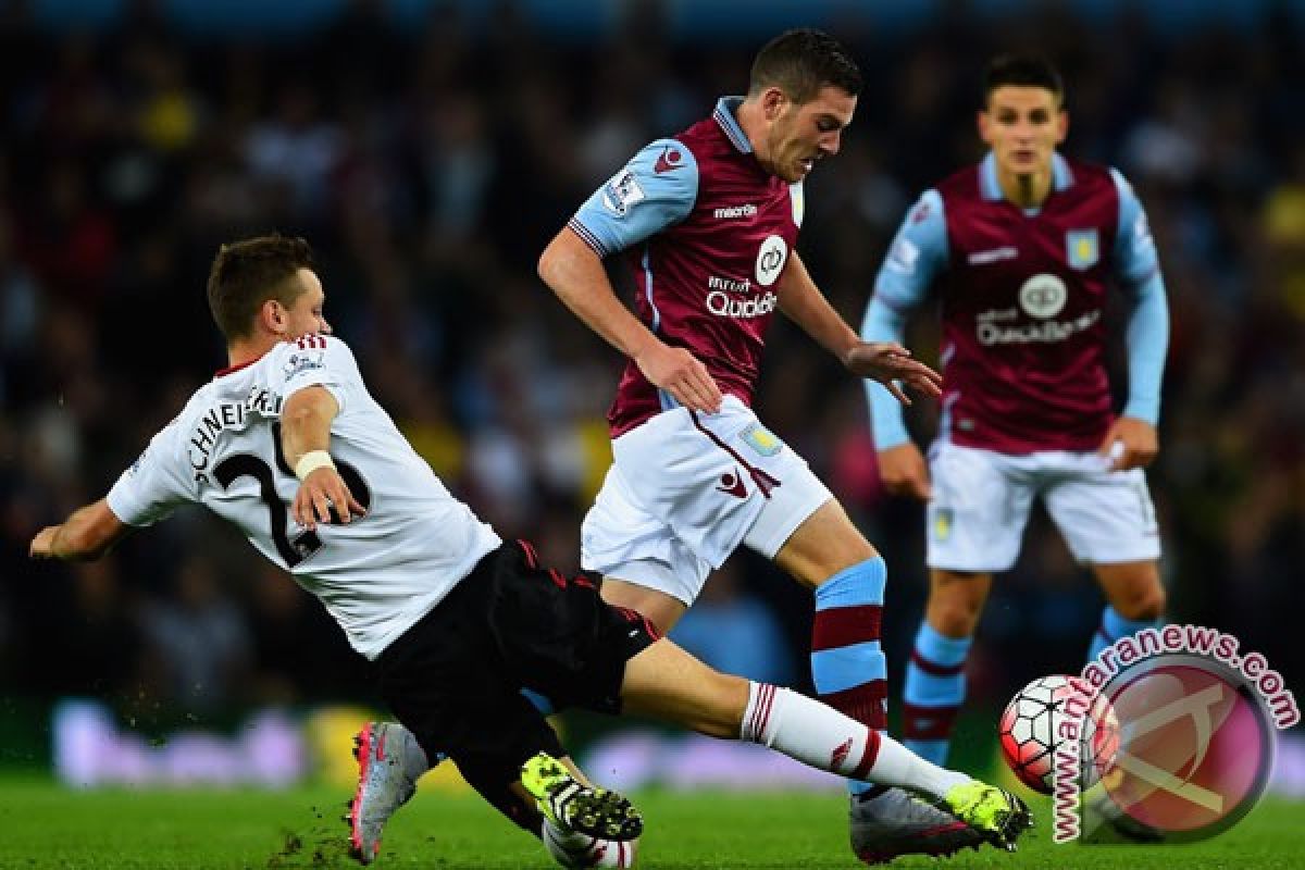 Manchester United unggul 1-0 atas Aston Villa babak pertama