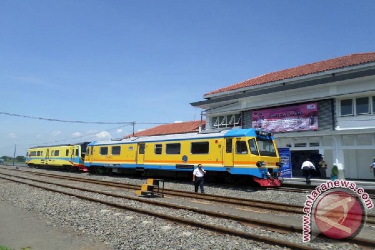 Penumpang KRD Gratis di Bojonegoro Harus Antre