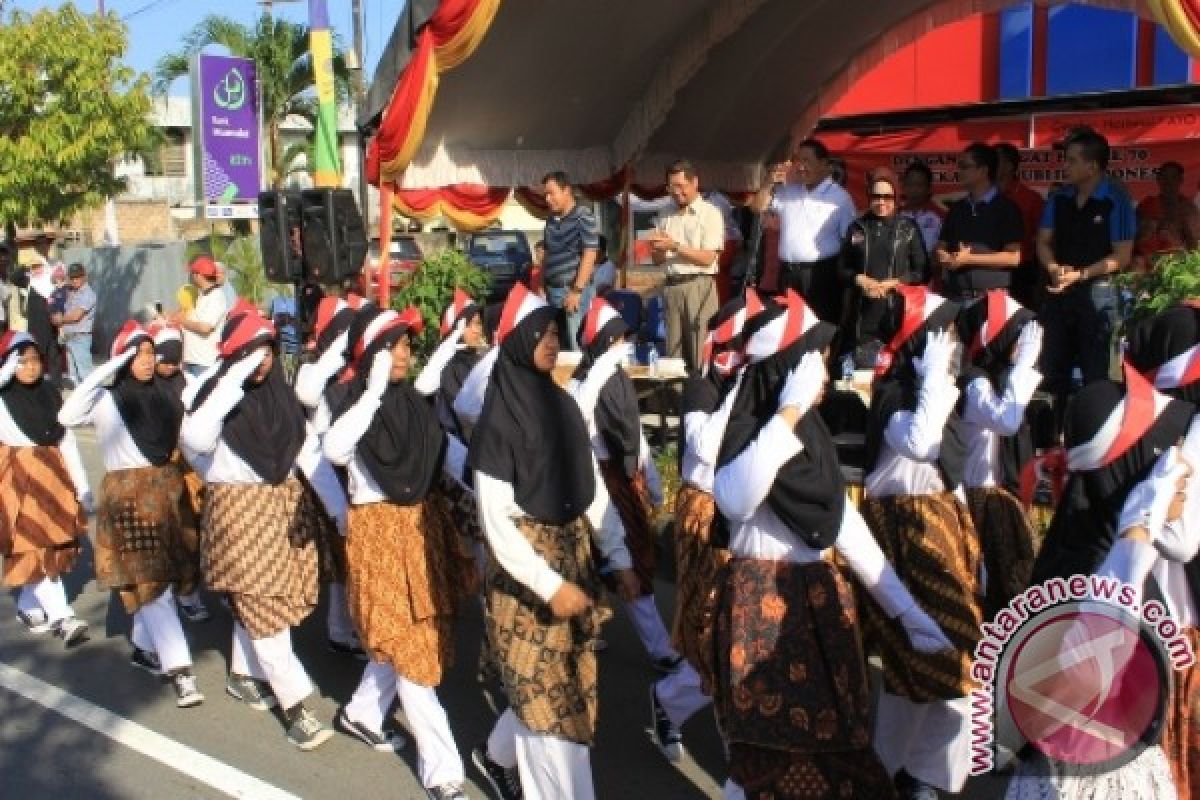 Ribuan Pelajar Bontang Ikuti Gerak Jalan Kemerdekaan