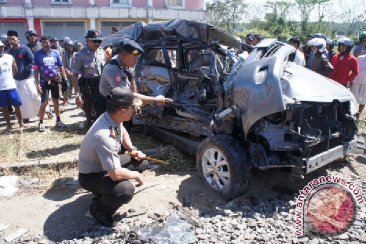 Polda Jatim Rekonstruksi Kecelakaan Tewaskan Lima Orang