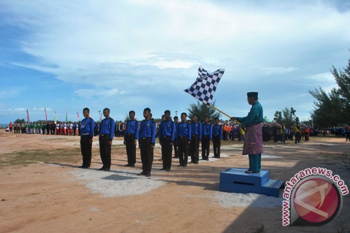 Gerak Jalan Meriahkan Perayaan Kemerdekaan di Natuna