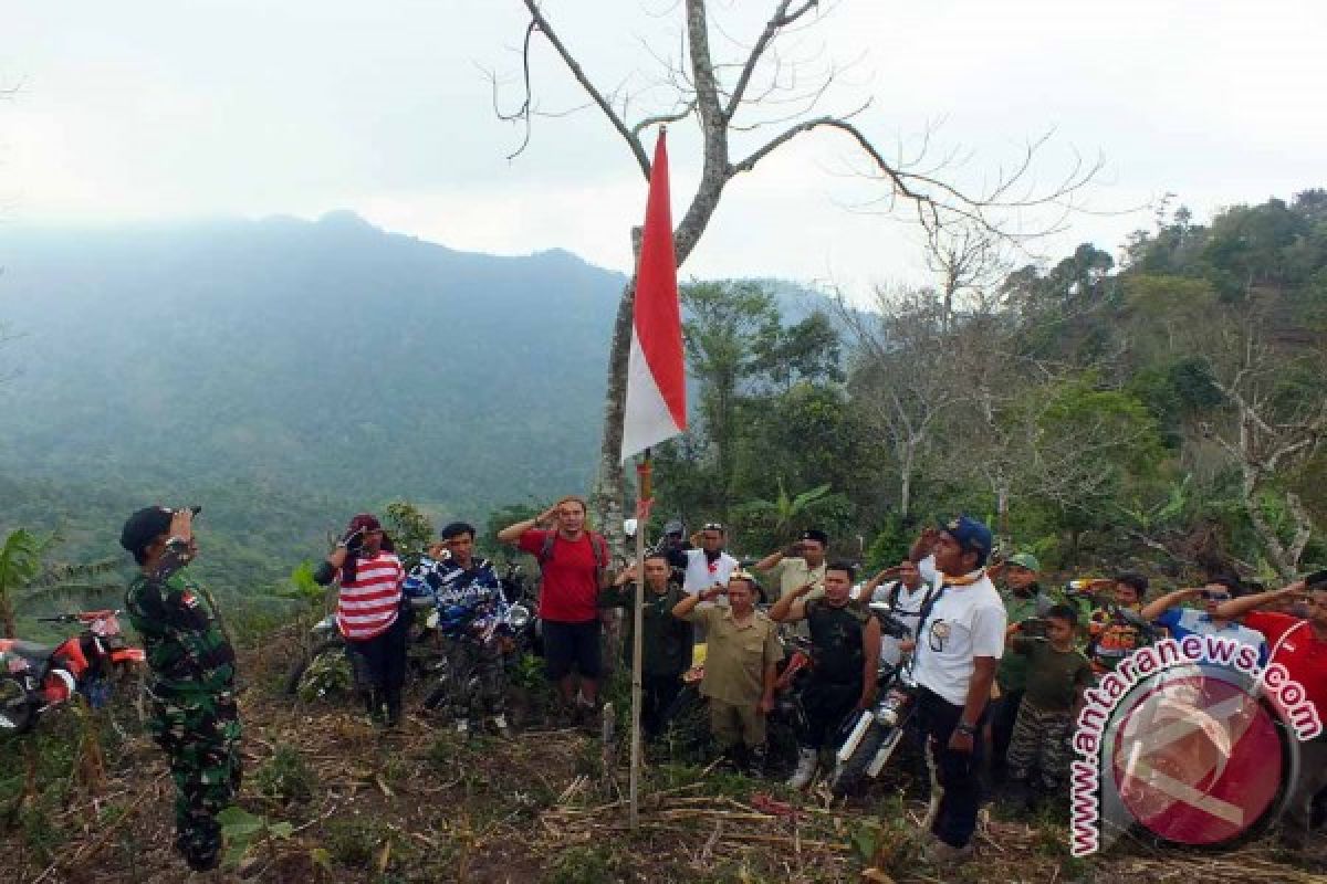 Komunitas Trail Jember Upacara di Lereng Argopuro