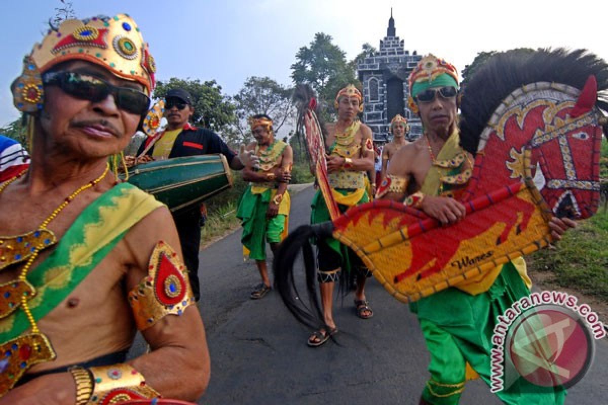 Pacuan kuda tradisional meriahkan HUT RI