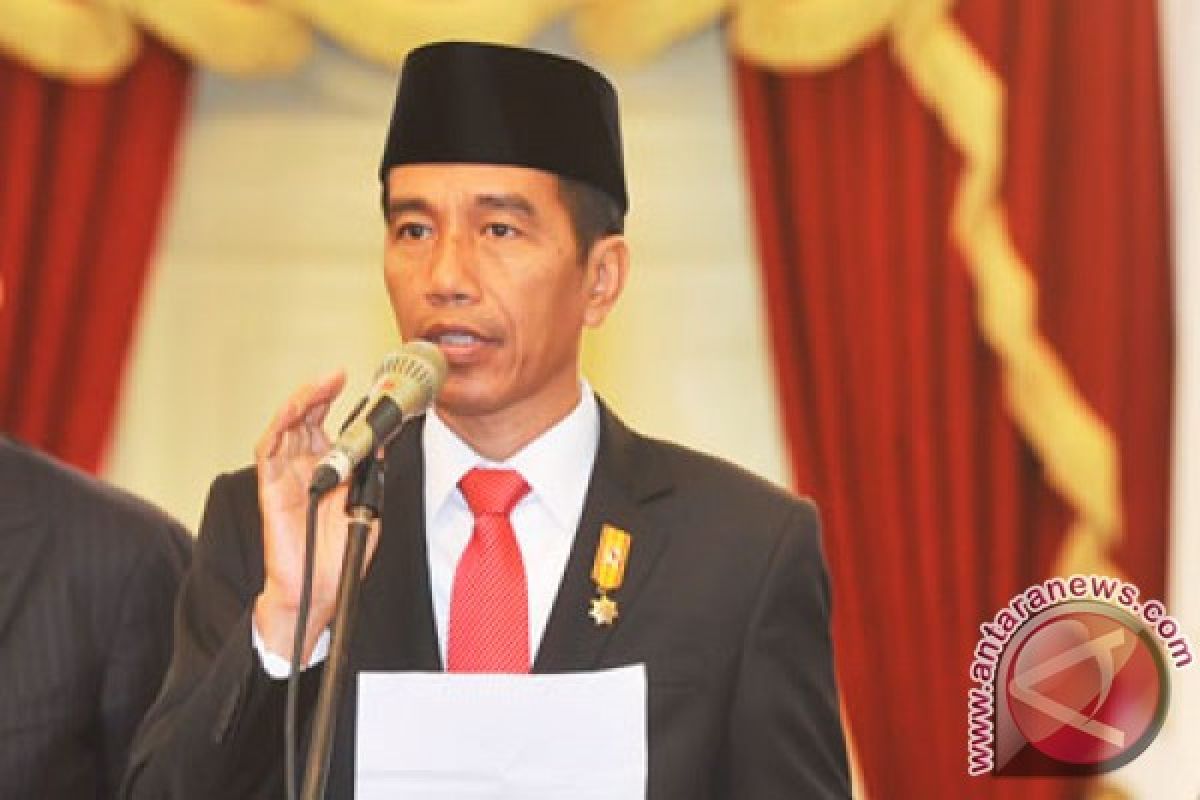 Hadapi situasi ekonomi, Jokowi: jangan bertindak di luar garis