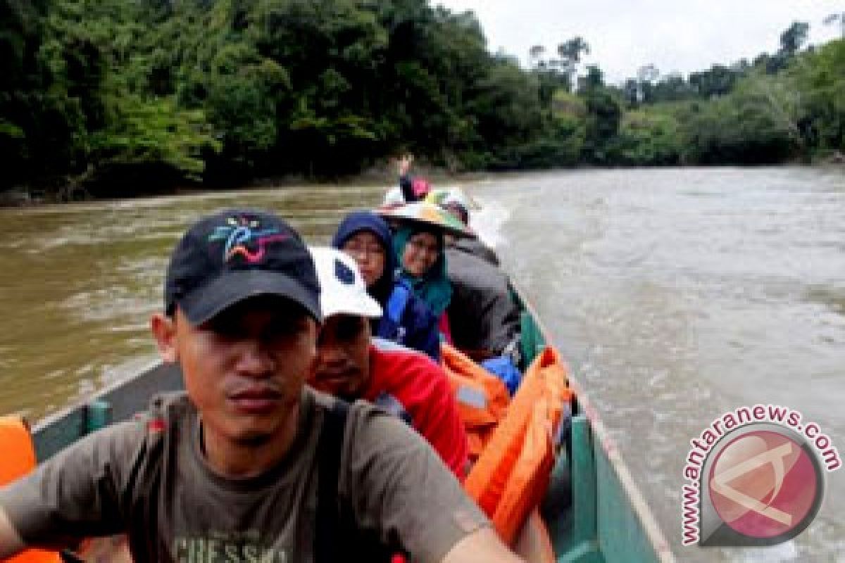 Mereka Yang Mengabdi di Pinggiran Negeri