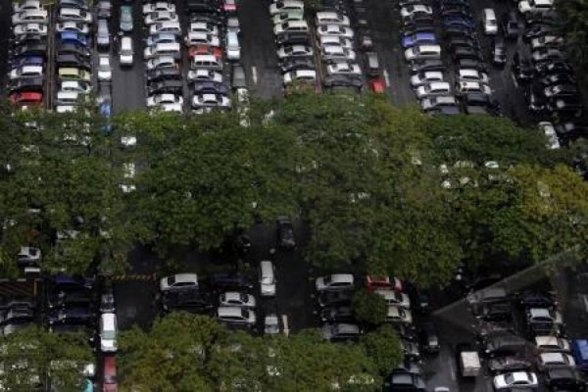 "Feeder" Solusi Ketidaktersediaan Kantong Parkir di Semarang