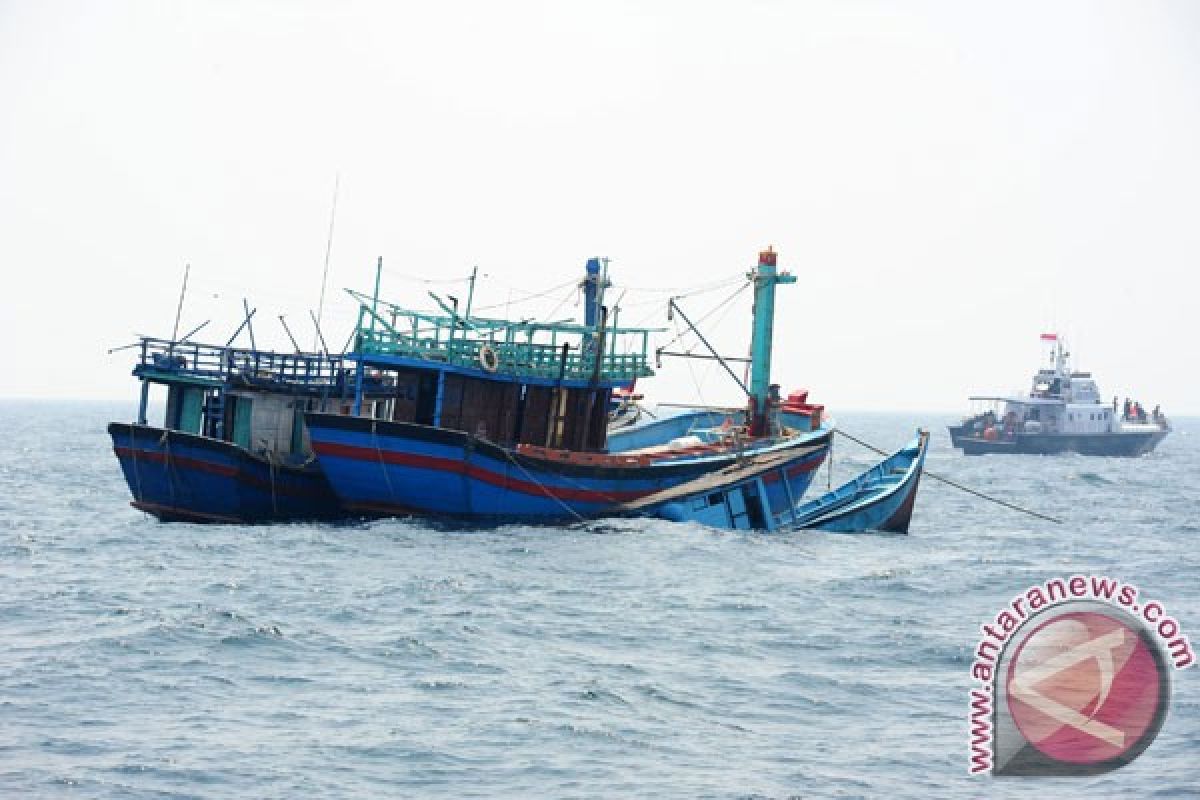 Lantamal Pontianak tenggelamkan 18 kapal nelayan asing