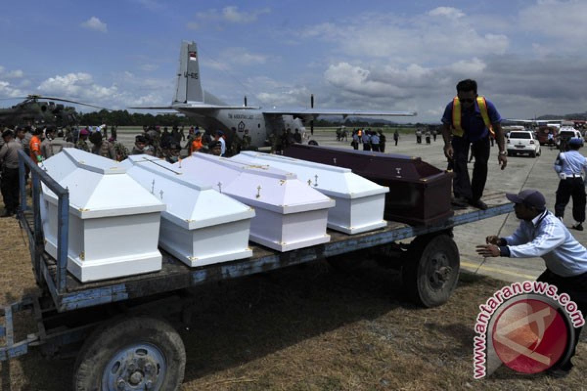 Satu jenazah Trigana Air tiba di Baubau