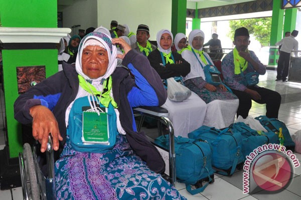 Haji kloter pertama embarkasi Solo diberangkatkan