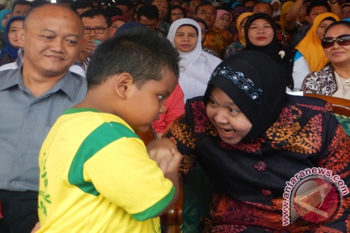 Cara Wali Kota Surabaya Asah Emosional Anak