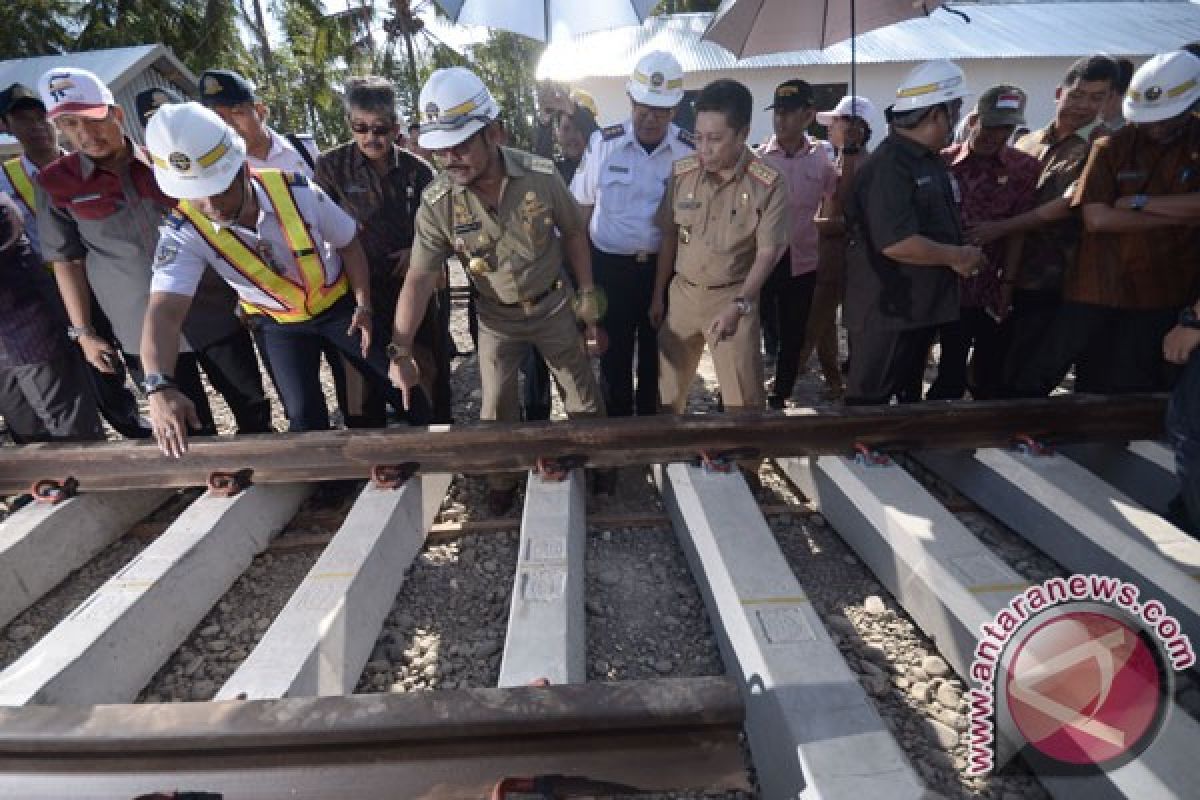 Gubernur Sulbar: pembangunan rel kereta api dimulai 2018