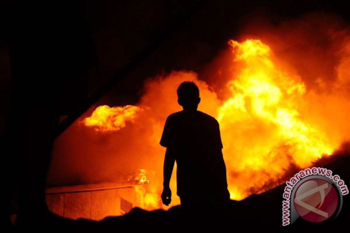 Pasar Inpres Naikoten Kupang terbakar