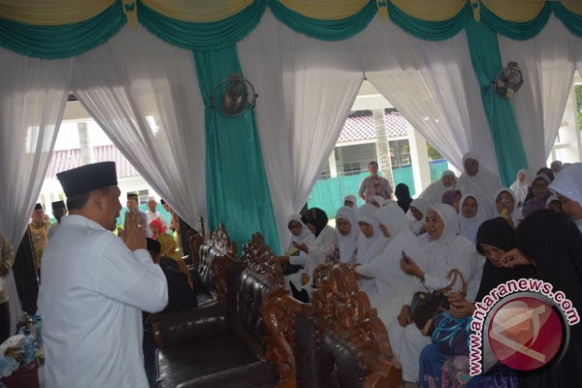 Bupati Buka  Manasik  Haji Akbar 