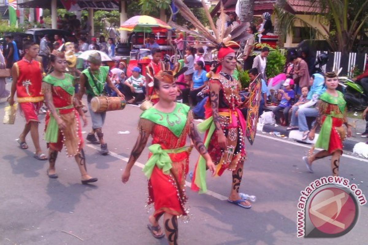 Pemkab Kotim Gelar Pawai Pembangunan dan Budaya