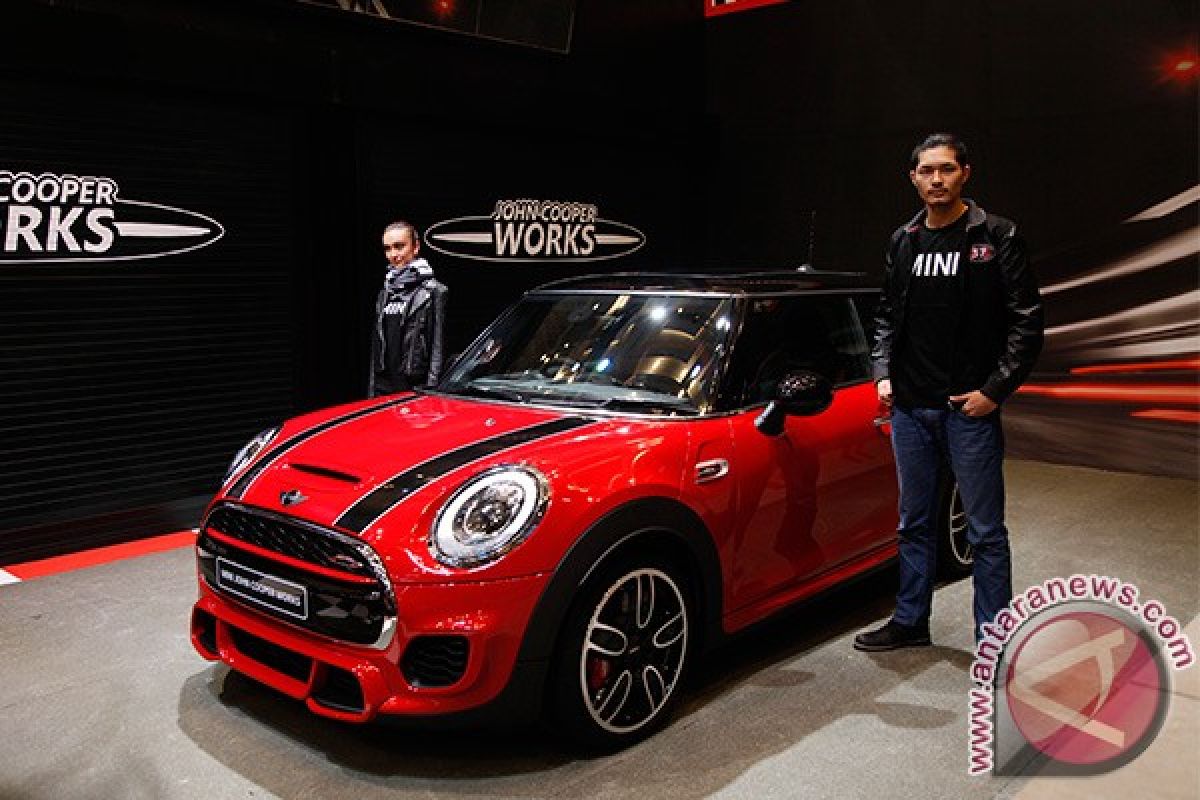 Mini John Cooper Works nongkrong di GIIAS