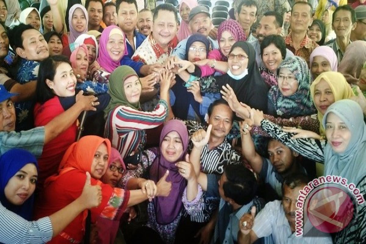 Pemkot Surabaya Perjuangkan Gaji Tenaga K2 Setara UMK