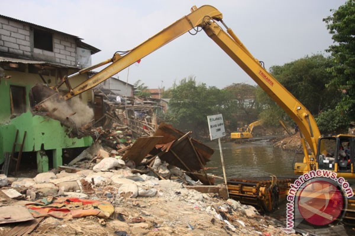 Satpol DKI: penertiban Kampung Pulo sudah selesai