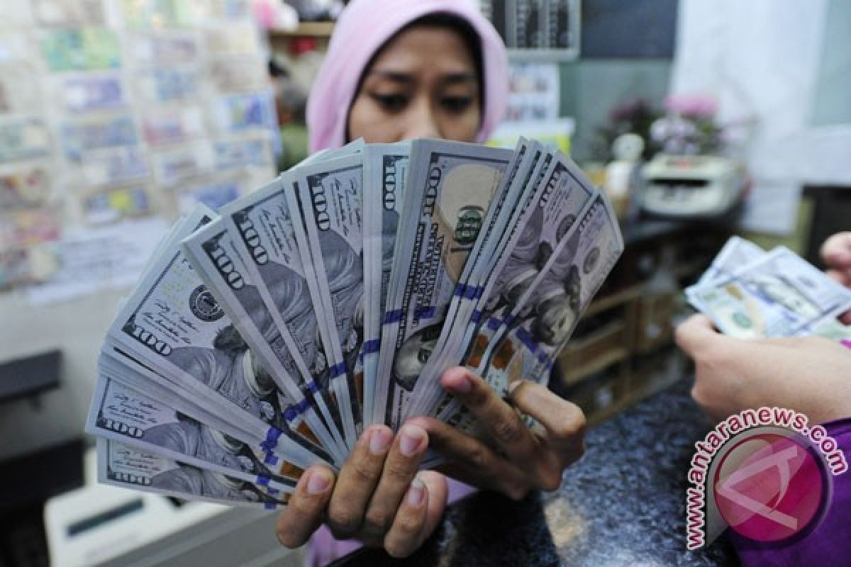 Rupiah melemah menjadi Rp13.988