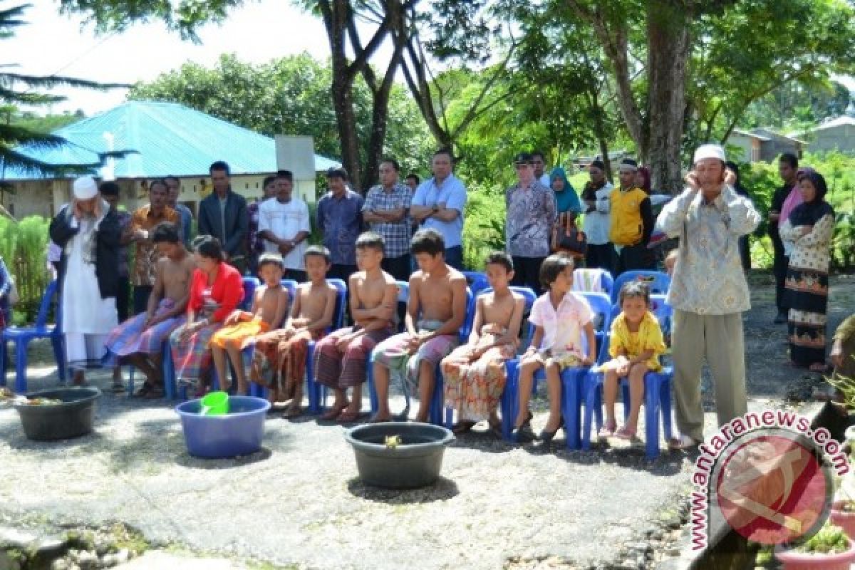 20 Anak Ikut Khitanan massal di Kecamatan PGGS