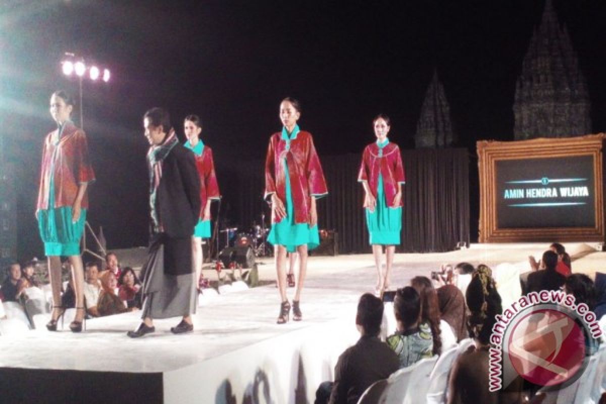 Dispar gelar "Sleman Fashion Festival" di Prambanan