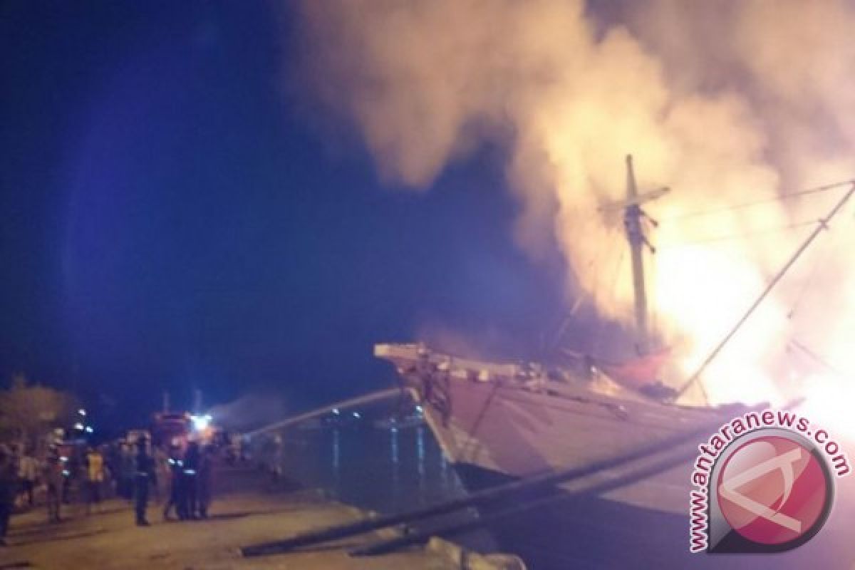 Kebakaran Kapal di Gresik Akibatkan Satu ABK Luka Bakar
