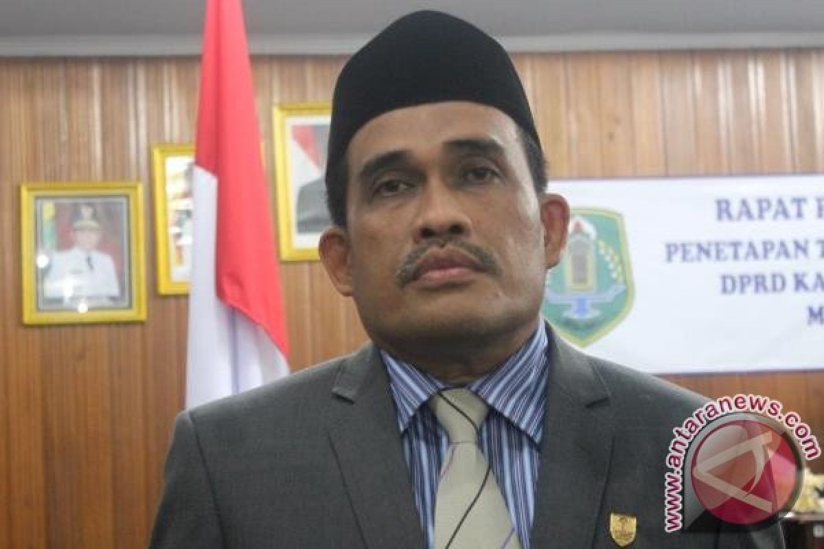 Anggota DPRD Diminta Berpantun