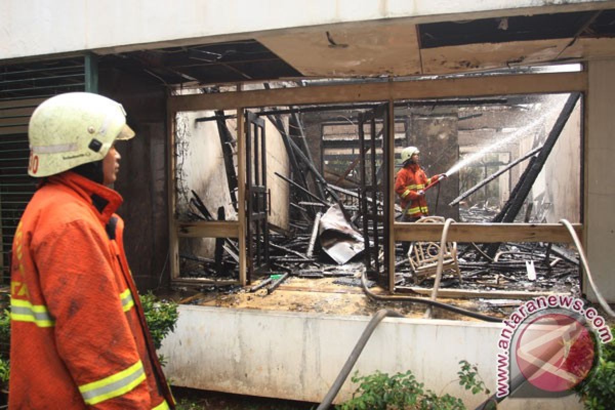 Kebakaran lahap lebih sepuluh rumah di Karawang