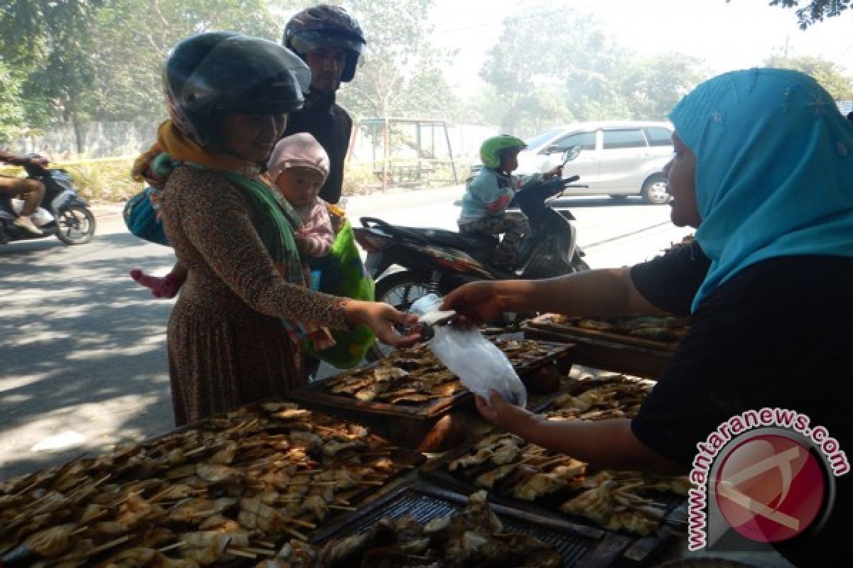 Permintaan Ikan Asap Masyarakat Surabaya Tinggi