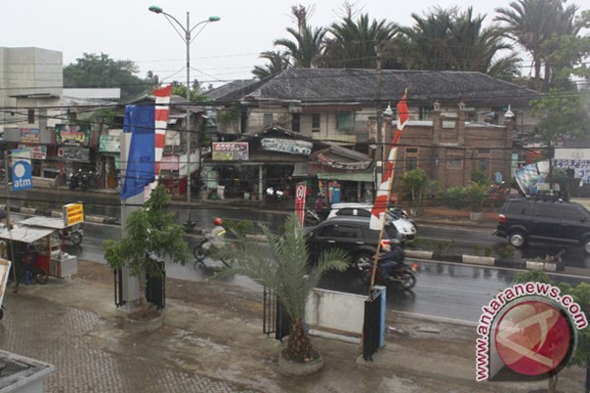 Banjarmasin Residents Happy Welcoming Rain