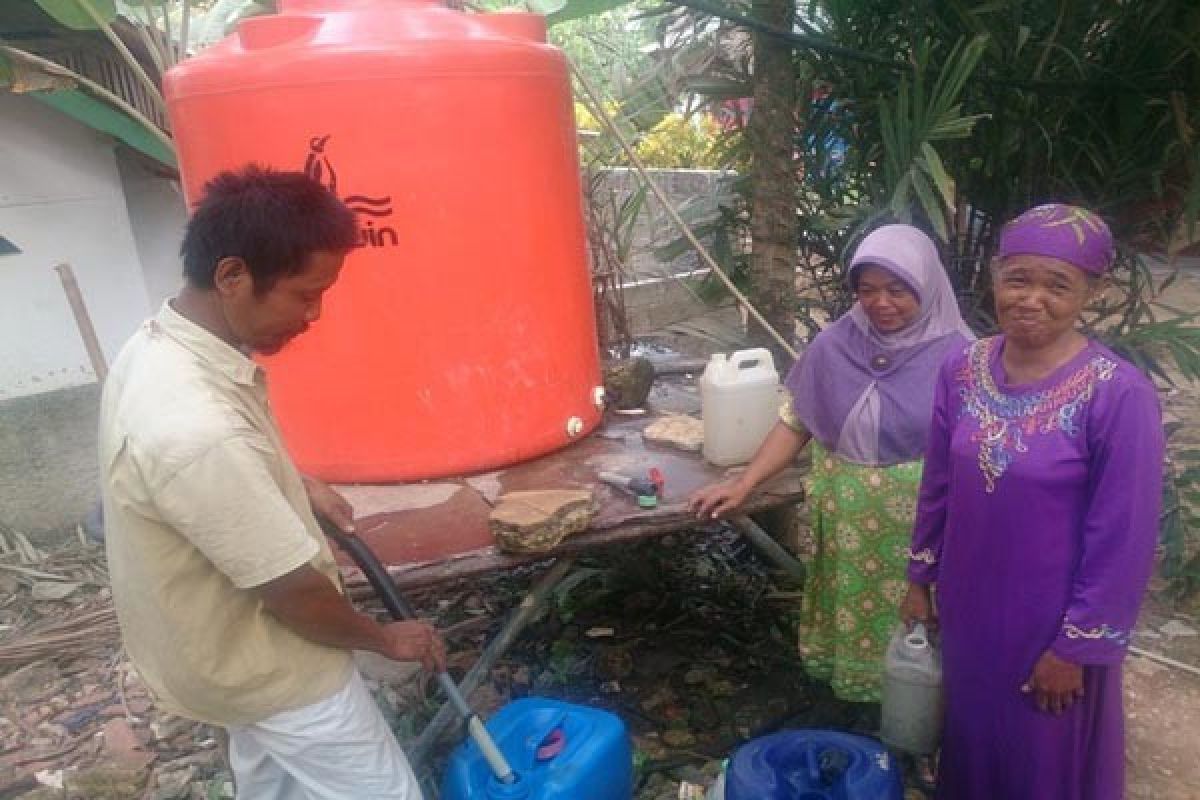 Indocement Bantu Sarana Air Bersih Desa Lulut 