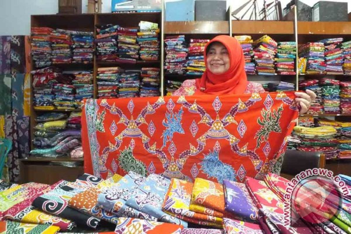 BI Jember Dampingi Perajin Kembangkan Industri Batik 