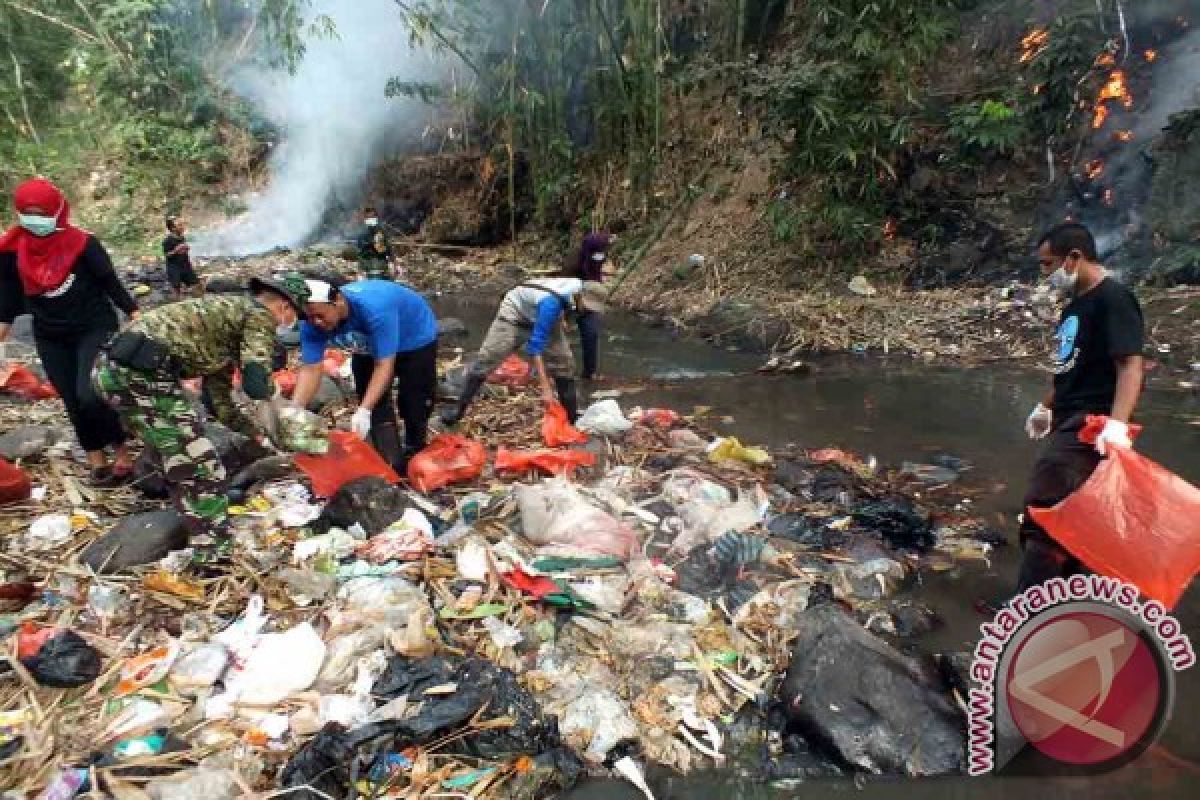 Sidoarjo Belajar Pengelolaan Sampah ke Kendari