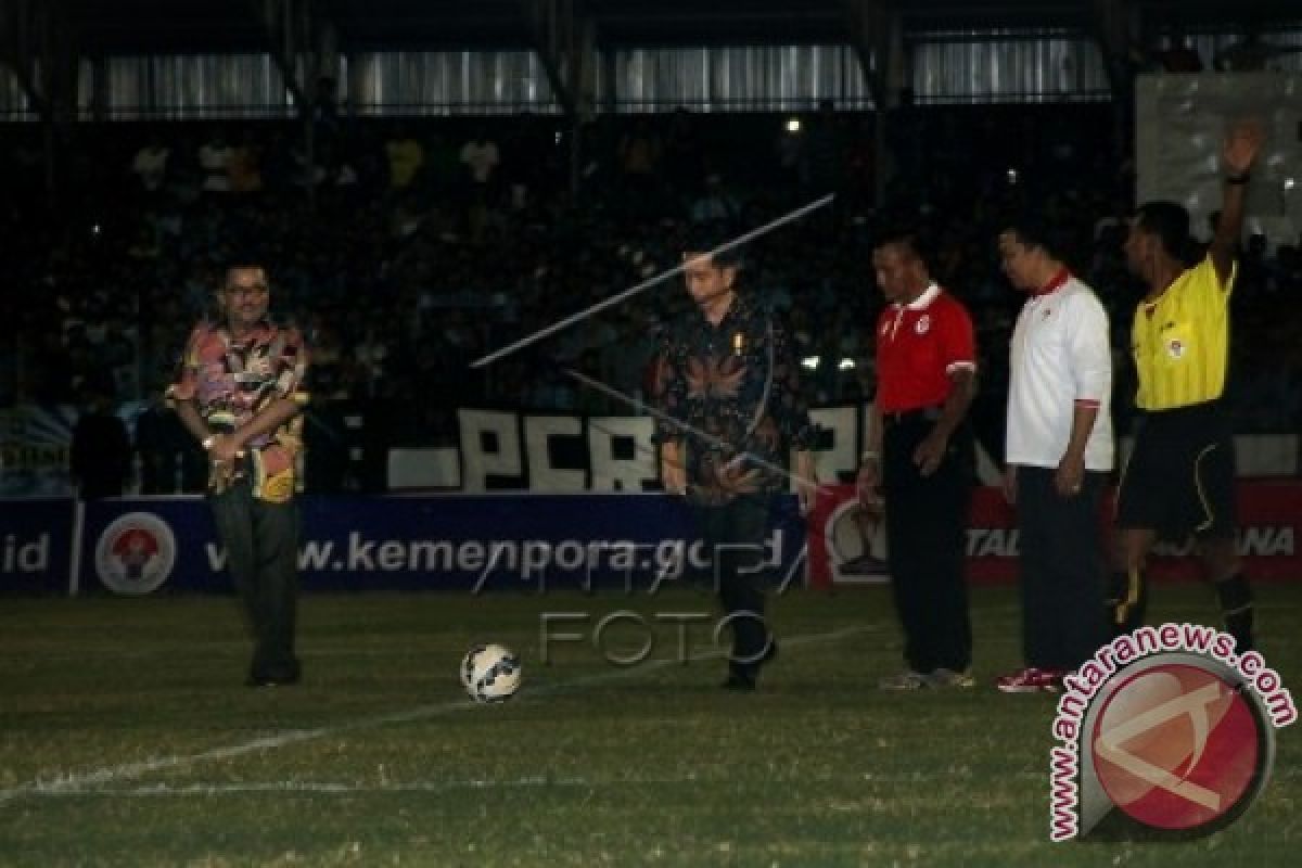 Presiden Jokowi tonton final Piala Presiden