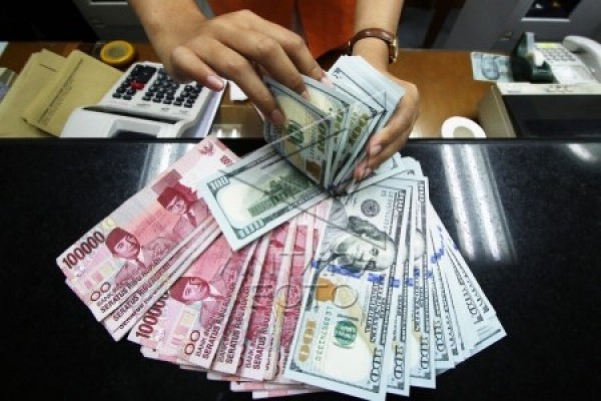 Dolar Melemah, Perajin Sarung Goyor Bertahan