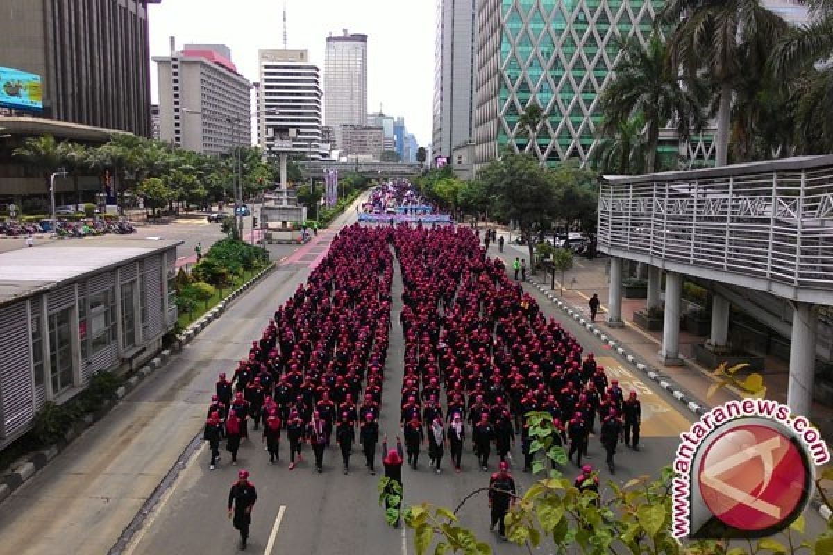  Puluhan ribu buruh akan demo di Istana Negara